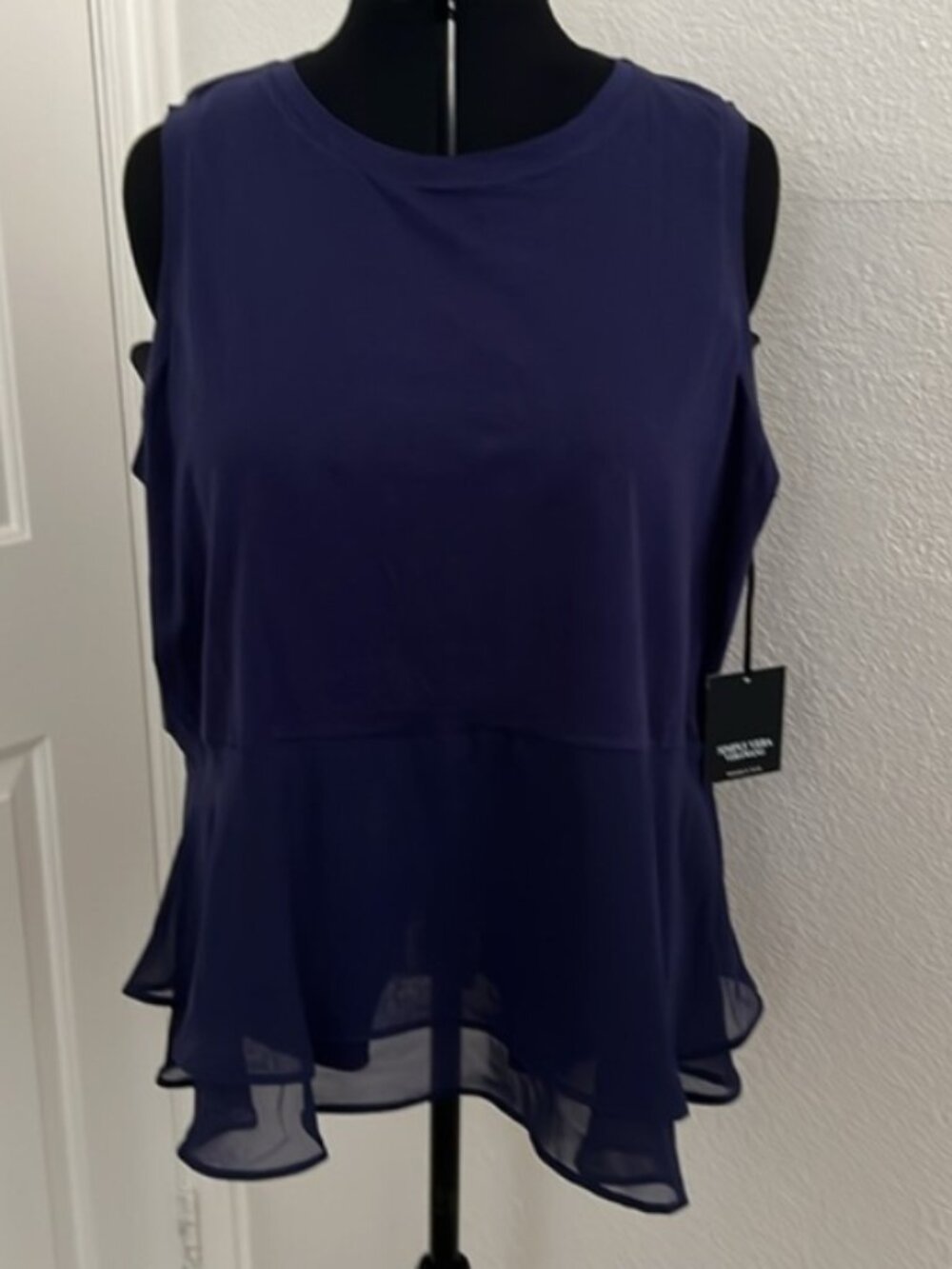 2 Vera Wang lightweight tanks with one Vera Wang lightweight cardigan - Picture 7 of 9